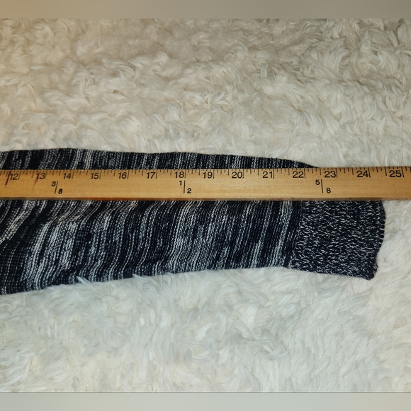 International Concepts hoodie size large - Picture 3 of 8